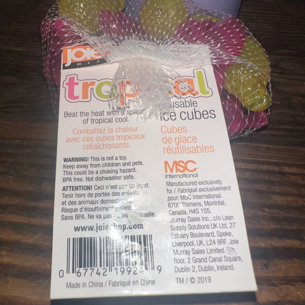 Joie Pineapple and Flamingo Reusable Ice Cubes 20 pc. ~ New - Picture 5 of 5